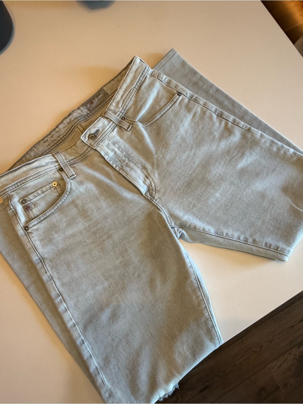 Men’s AG jeans light blue denim size 32